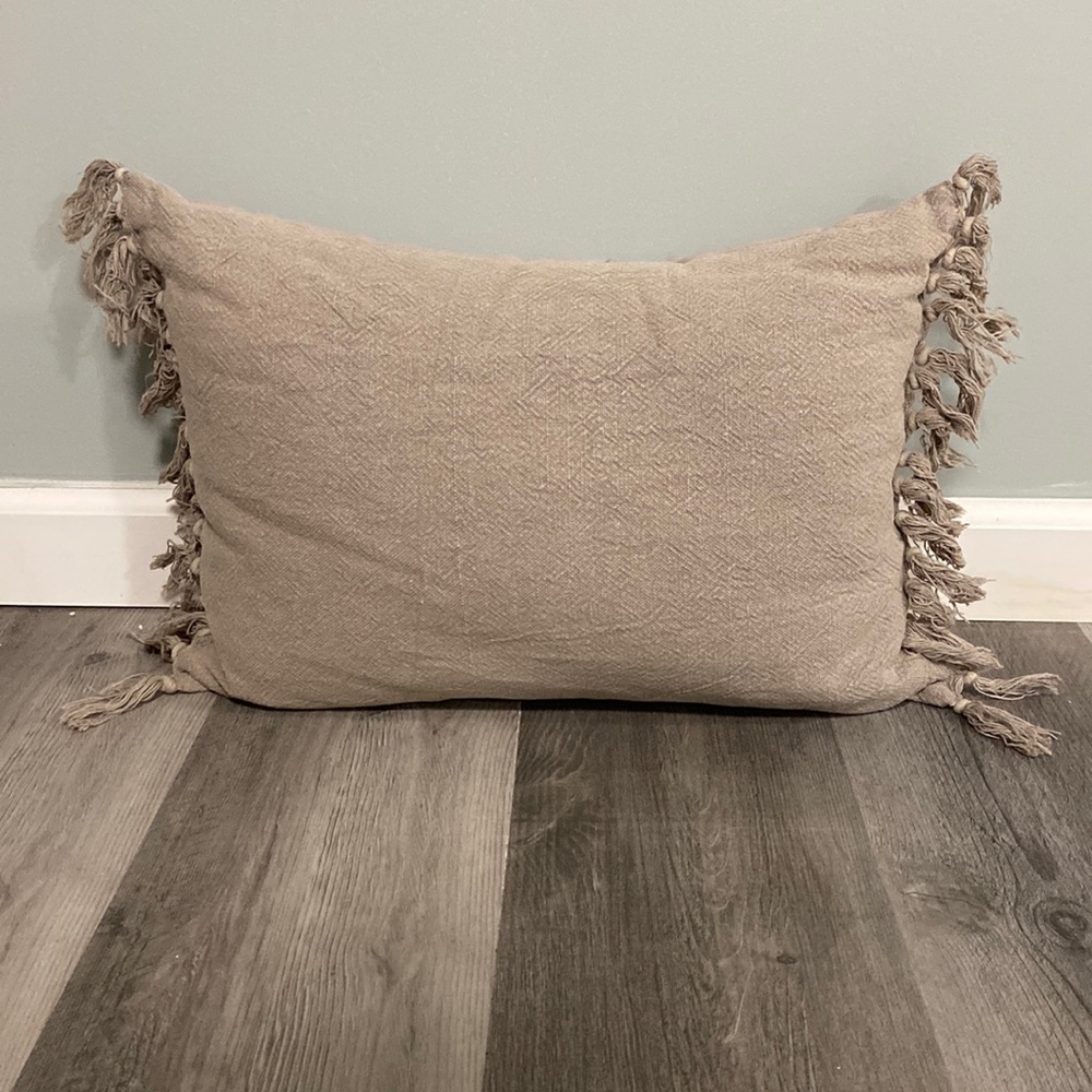 Throw pillow